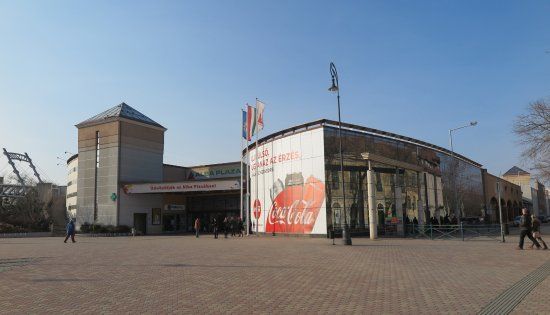 Alba Plaza